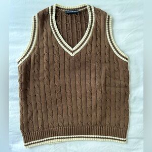 Brandy Melville sweater vest brown.